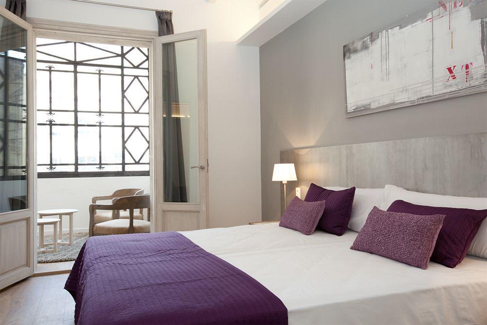 Rent Top Apartments Near Plaza De Catalunya Барселона Екстер'єр фото