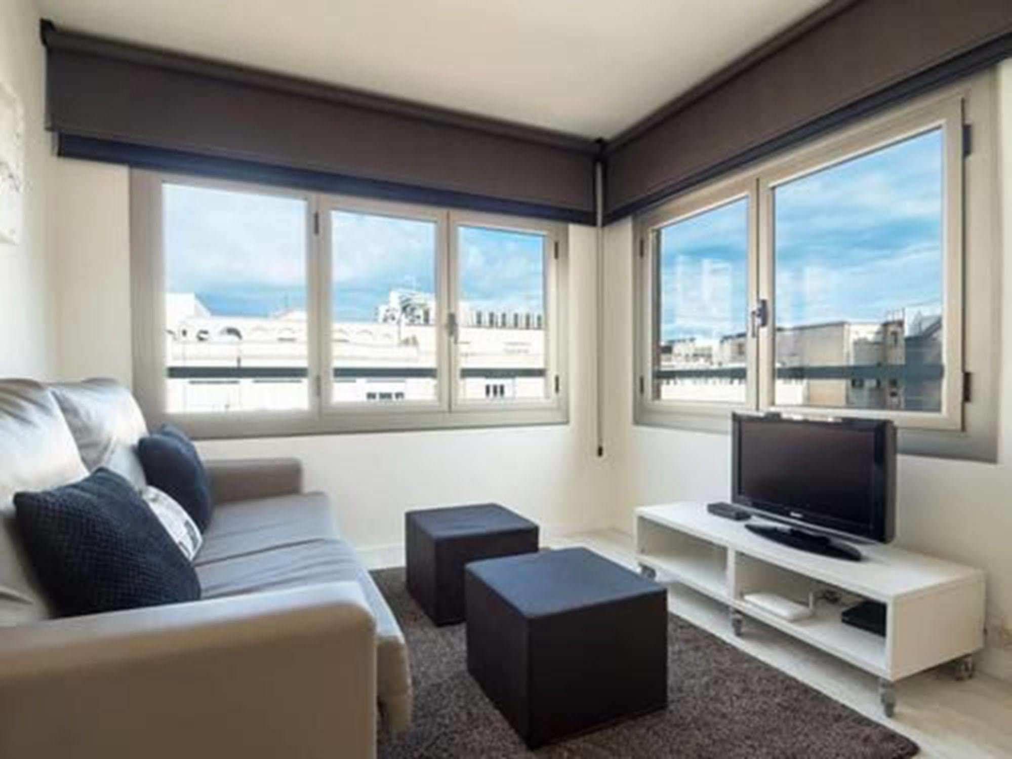 Rent Top Apartments Near Plaza De Catalunya Барселона Екстер'єр фото
