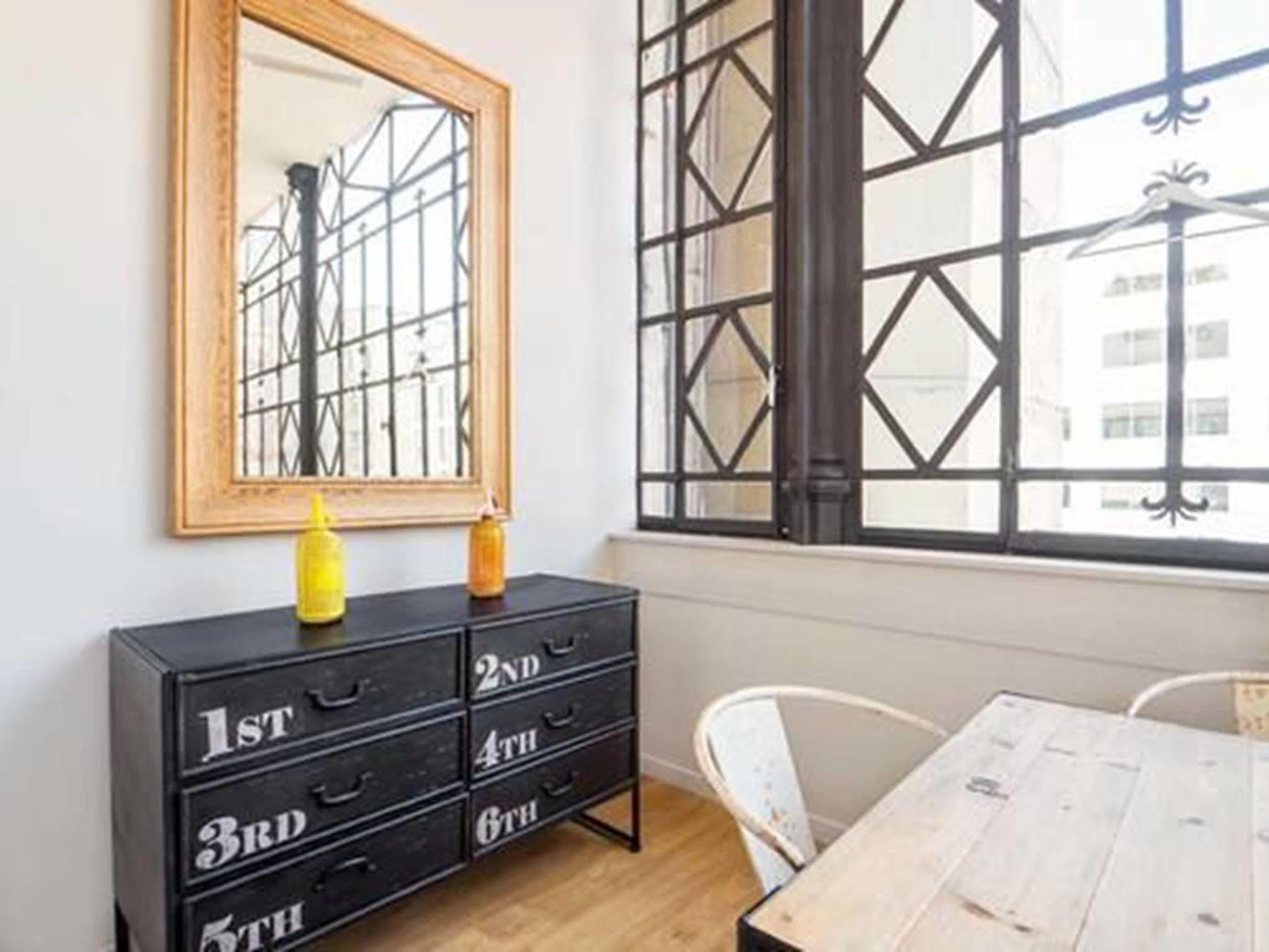 Rent Top Apartments Near Plaza De Catalunya Барселона Екстер'єр фото