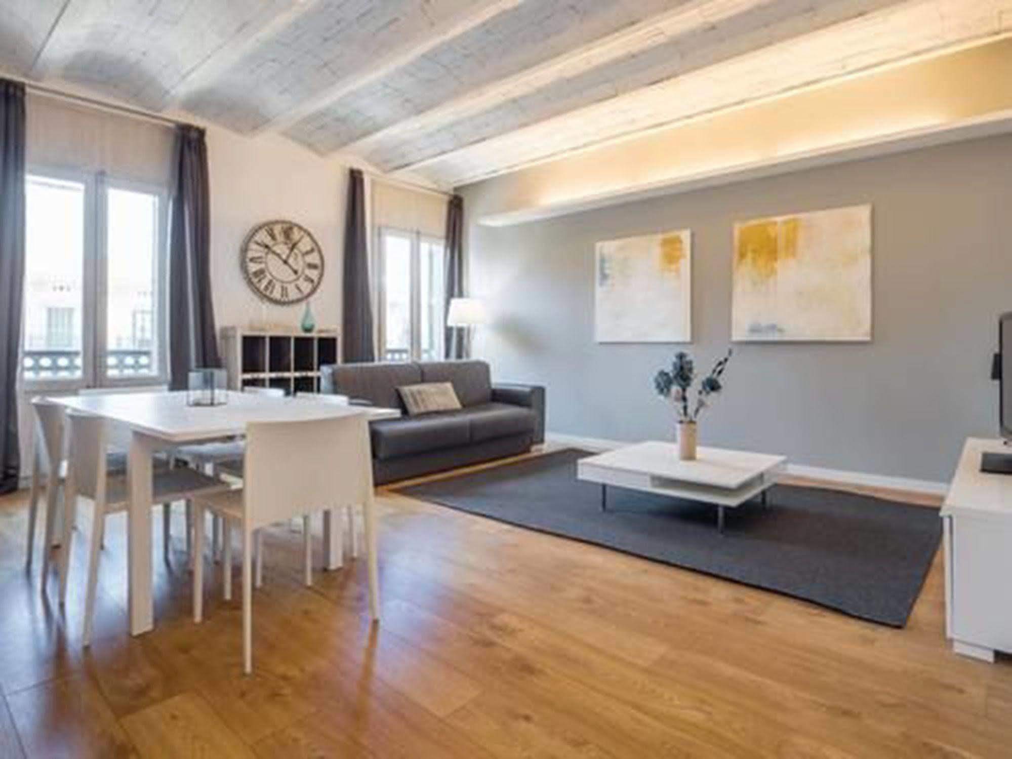 Rent Top Apartments Near Plaza De Catalunya Барселона Екстер'єр фото